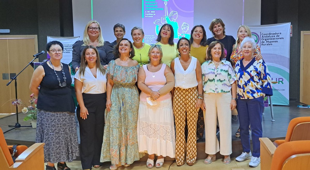 Andalucia_Rural's tweet photo. 📢Las mujeres rurales piden más presencia en los medios de comunicación
🎙️🗞️📺 #COAMUR destaca la importancia de la comunicación para empoderar a las mujeres de lo rural
💼🌿Desarrollan emprendimientos tan diversos como mujeres rurales hay
https://t.co/qnRswNUNET @mapagob https://t.co/ivIBiM3P59