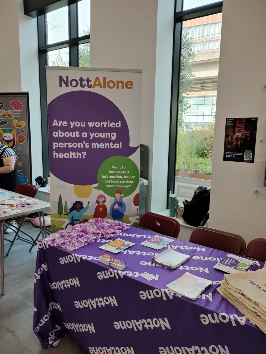 NottAlone1's tweet photo. 🙋‍♀️ Today we are at @NottmCollege City Hub, sharing information and resources with students! 

👋 Come and take a look at our stall and say hi! 

#NottAlone #StudentMentalHealth #YouAreNotAlone #YouthMentalHealth #NottsFreshers https://t.co/pckjXml58p