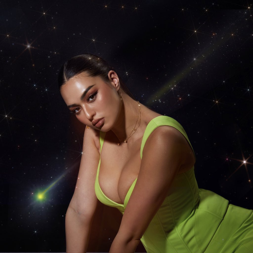 💫 เปิดตัว Star Girl Collection คอลเลคชั่นฉลองครบรอบ 2 ปีของ Valichain ที่พิเศษที่สุดในปีนี้ 🥂 ขอกระซิบว่าสวย อลังมากกเล่นแสงสุดๆ พร้อมให้ทุกคนเปล่งประกายราวกับดวงดาวบนท้องฟ้าในทุกทุกวันแล้วค่ะ 🧡 💫

#Valichain 🍯