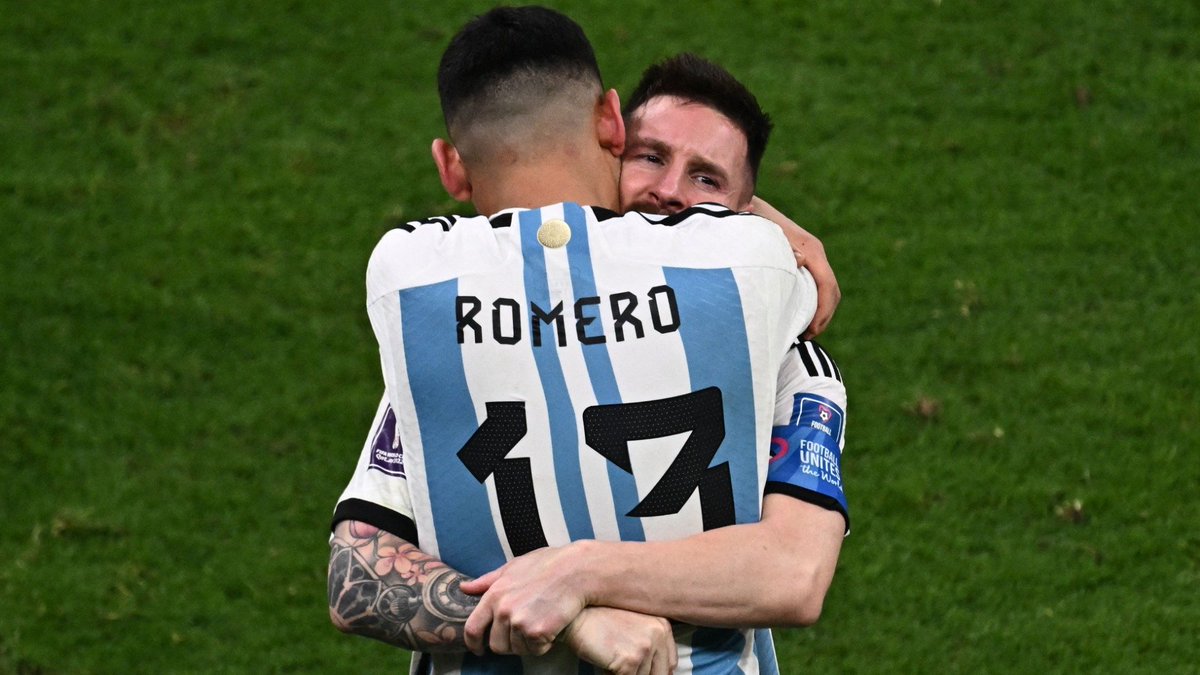 🚨🚨🎙️| Lionel Messi: “Cristian Romero is the best defender in the world.” 🇦🇷