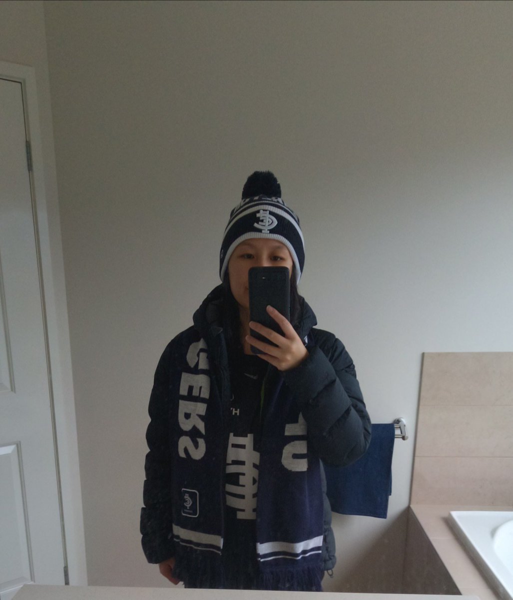 itsdaniellaa's tweet photo. READY TO HEAD OUT TO THE @MCG FOR MY FIRST FINALS GAME ATTENDANCE EVER π! Go #Baggers ! #layeredup π§οΈβ @CarltonFC #AFLFinals https://t.co/RzEPKxy6Vj