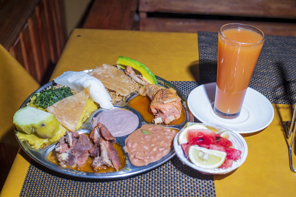 FreshLusaniya's tweet photo. Bantumwe egyi ni fuudu you don't need to miss this
Location Rwebikona mbarara city at Ntake bakery 
Come through #food https://t.co/Geo7wFNpSD