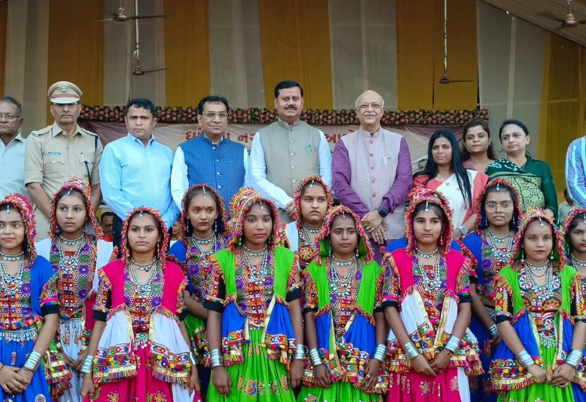 MEGHRAJSINHRAJ5's tweet photo. ઝાલાવાડની ભવ્ય ભાતિગળ સંસ્કૃતિનો ઉત્સવ એટલે ધાંગધ્રાનો લોકમેળો.
ધાંગધ્રા નગરપાલિકા દ્વારા ધાંગધ્રા ખાતે આયોજિત ભવ્ય ભાતિગળ લોકમેળાના ઉદ્ઘાટન સમારોહમાં નાયબ દંડક શ્રી @JagdishMakwana_ધારાસભ્ય શ્રી પુવૅ કેબિનેટ મંત્રી શ્રી @IKJadejaBJP જી @PVarmoraBJP પોલીસ રેન્જ આઈ સાથે હાજરી આપી. https://t.co/6E1iuyQ83K