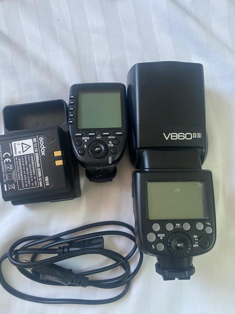 ShikuKatun's tweet photo. I have a client who is letting go of their gently used videography equipment. 

Prices are indicated below.
+254 722 333781 if interested. First come first served. 

Delivery and Pick Up Options Available. https://t.co/6RfdCl9uu1