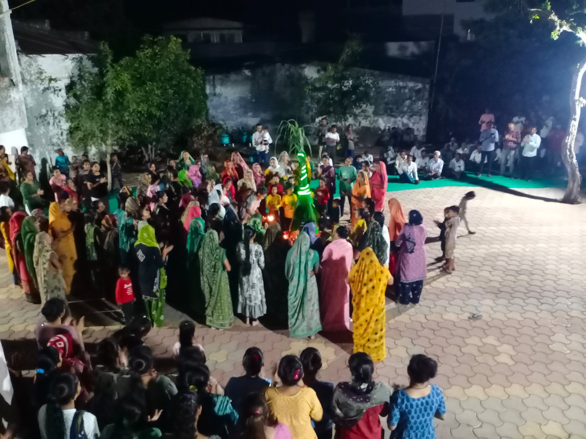 નંદ ઘેર આનંદ ભયો, જય કનૈયા લાલ કી
આનંદ ઉમંગ ભયો, જય હો નંદલાલ કી..ચંગવાડા જન્માષ્ટમી પર્વની ઉજવણી