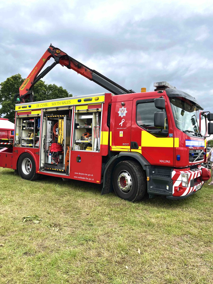 SWFireandRescue's tweet image. 🐴🐑🐷 We are excited to be attending @UskShow this weekend!

Join us in the Main Ring at 11 am tomorrow for our road traffic collision demonstration 🚘

Crews will be on hand throughout the day, providing community safety and recruitment advice.

👋 Pop along and say hello!