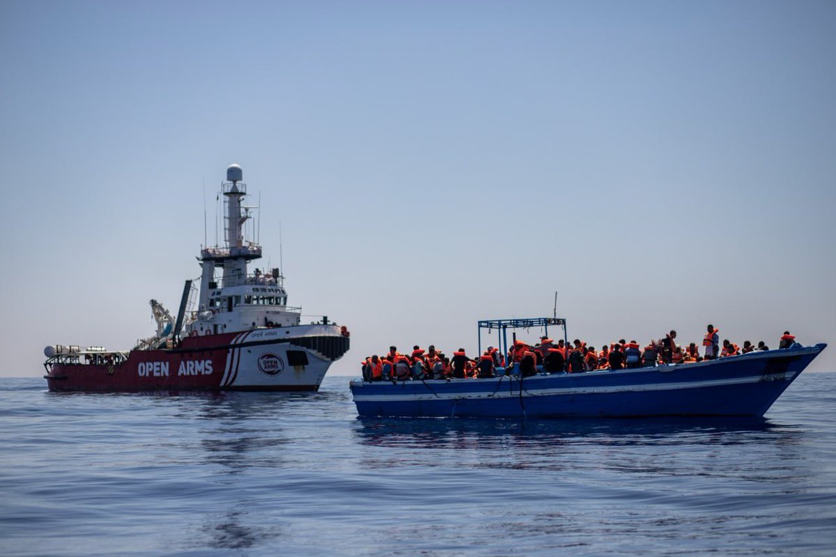 openarms_fund's tweet photo. El #OpenArms sigue bloqueado en el puerto de #Carrara por parte del gobierno italiano desde hace más de 2 semanas.

¿Nuestro único crimen? Haber salvado la vida a 196 personas en esa enorme fosa común en la que han convertido el #Mediterráneo.

Pueden multarnos, pueden seguir hostigándonos, pueden bloquear nuestros barcos una y otra vez. Pero de una cosa estamos seguros: ¡no lograrán nunca detenernos!

Seguiremos salvandos vidas en el mar y defendiendo los derechos de las personas en situación de vulnerabilidad, hasta que se garanticen #VíasSegurasYLegales para todxs.

Si salvar vidas es un crimen, no hay mejor momento para que te unas a nuestra banda. Hazte criminal.
ÚNETE A NUESTRA BANDA. TE NECESITAN.
#FREEOPENARMS

https://t.co/f37Z6pO1yd

#cadavidacuenta #humansbeinghumans #life #openarmsrescue
https://t.co/zaFKxSVK8E