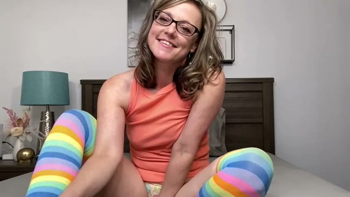 BRAND NEW: 10 minute video &ldquo;Small Tits &amp; Socks: Hand Job, JOI with a Countdown&rdquo; on  https://t.co/2znhIK6z0h  You<a href="/tag/realloyalfans"class="tags"><span>#realloyalfans</span></a>
