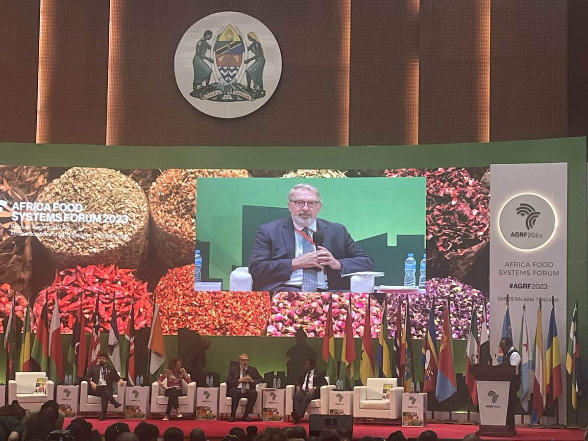 Etsub's tweet photo. Journey towards #COP28UAE : Adapting Africa’s Food System to Climate Change. 
An insightful session on the criticality of incorporating food systems into national adaptation &amp; mitigation plans. 
Building resilient food systems in the face of climate change challenges. 
#AGRF2023 https://t.co/Y21HPz4ncK