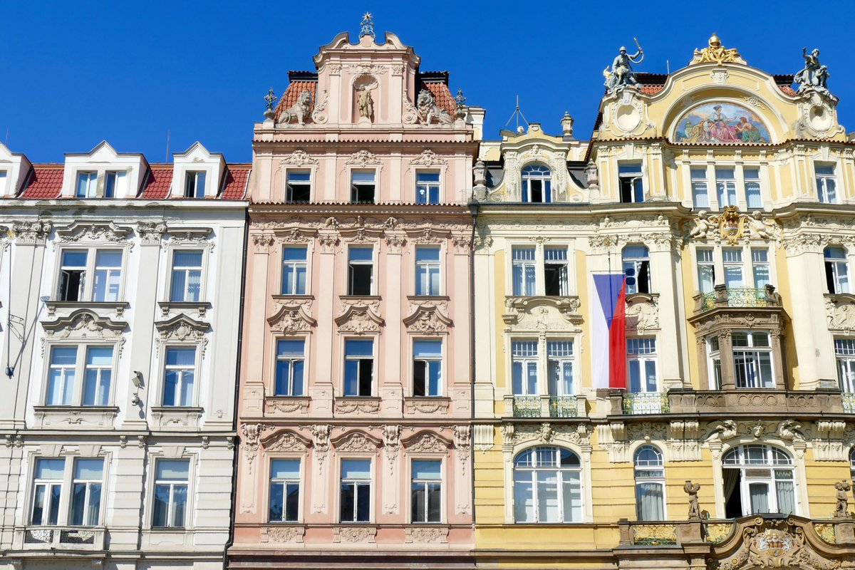 I had a lovely time at #ecprgc23, catching up w/ colleagues, meeting new people & listening to inspiring research. All of this in beautiful Prague!

Thanks to the organisers & to the volunteers that made it happen 💕

Below some shots 📸 of my favourite architecture in the city.