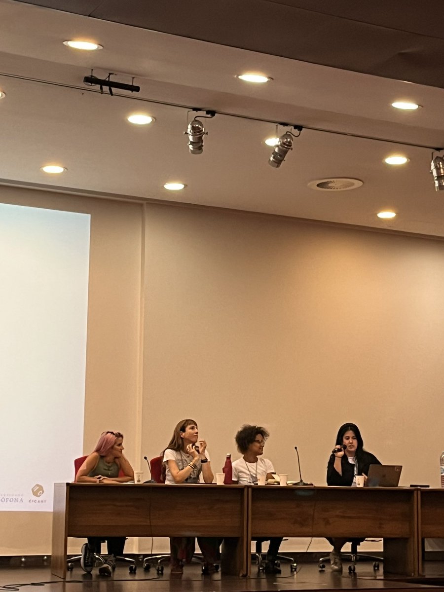 Finishing yesterday with a super lovely panel on activism with Alexa Santos (club safo), Marta Martins (manamiga) & Inês Mourão (nasty women Portugal) chaired by @Miuxapop #ContestedVisibilities