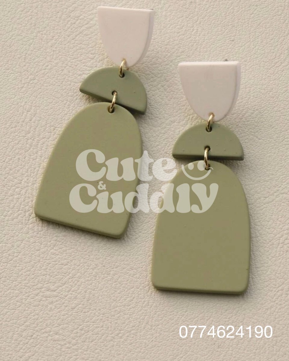 MercyAtwong's tweet photo. @wekesa_amos Cute&amp;Cuddly https://t.co/J9sVShxbtL we have cute accessories at an affordable price https://t.co/NcWzwC7PYF