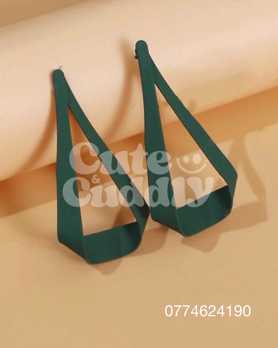 MercyAtwong's tweet photo. @wekesa_amos Cute&amp;Cuddly https://t.co/J9sVShxbtL we have cute accessories at an affordable price https://t.co/NcWzwC7PYF