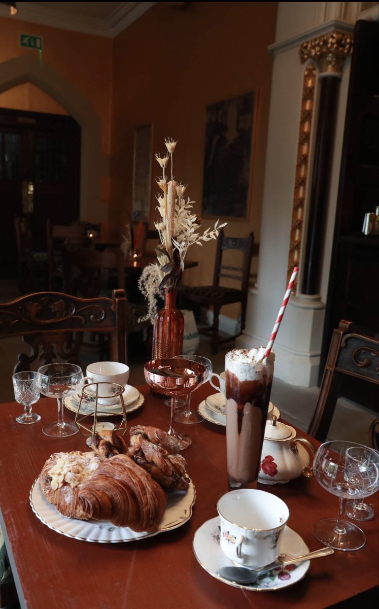 Fancy something special for the weekend? Why not head to Secession to experience our unique afternoon tea?

We offer a range of cakes, artisan coffees and cocktails! 🍰🍸☕️