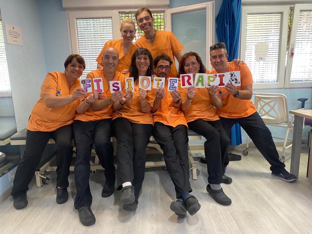 ADISFIM's tweet photo. En el Día Mundial de la Fisioterapia queremos poner en valor el trabajo que realizan nuestros profesionales por mejorar la salud de los pacientes que requieren de su tratamiento.
#DíaMundialdelaFisioterapia https://t.co/6E3eyRIpmz