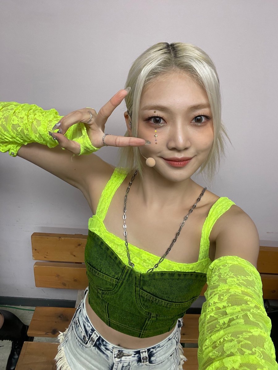 jiwonda's tweet photo. TODAY Jiwonda

After promoting Slay at Simply Kpop

#EVERGLOW #ONDA #EU #JIWONDA #에버글로우 #온다 #이유 @EVERGLOW_TWT https://t.co/vpcYkf2VR0