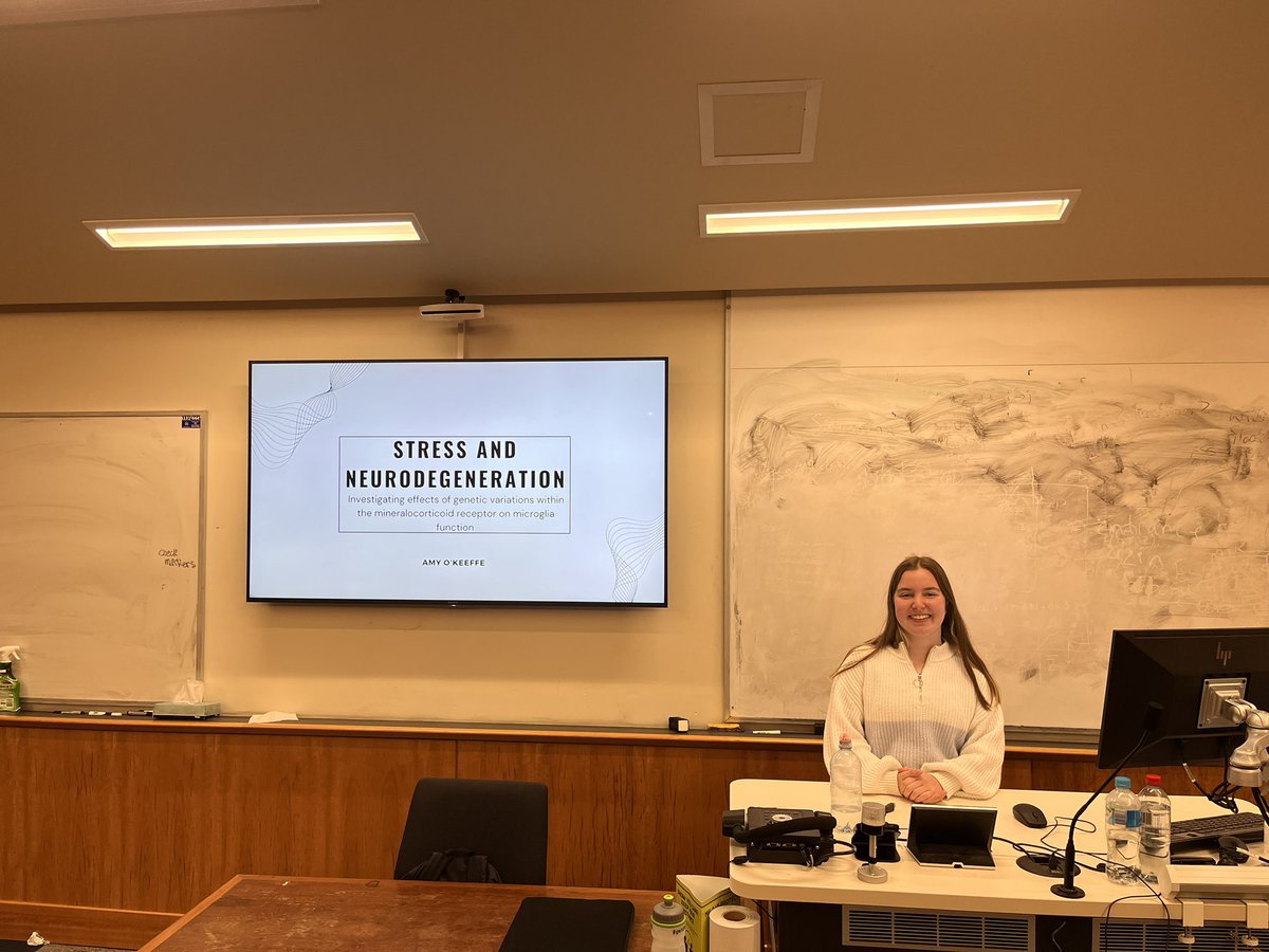 Proud lab moment with our new PhD student Amy O’Keefe giving a brilliant presentation for her candidacy today 👩‍🔬@CHIRI_curtin