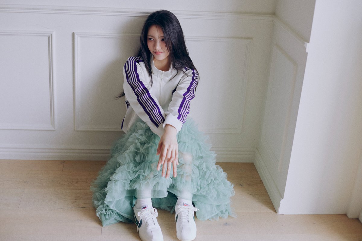 ILLIT_official's tweet photo. I'LL-IT YUNAH
#ILLIT #아일릿 #윤아 #YUNAH https://t.co/zGgjnDGcYw