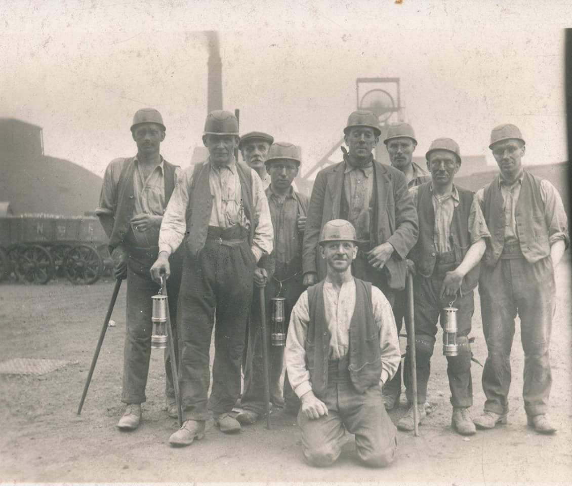 Barnsley Archives & Local Studies (@barnsarchives) on Twitter photo A great new blog about volunteering at Barnsley Main
Here's a couple of our favourite photos from our collections, a football team in 1935 and from the same era a photograph of pit deputies <a href="/BarnsleyMainHG/">Barnsley Main Heritage Group</a>
barnsleymuseums.art.blog/2023/09/07/vol… A great new blog about volunteering at Barnsley Main
Here's a couple of our favourite photos from our collections, a football team in 1935 and from the same era a photograph of pit deputies <a href="/BarnsleyMainHG/">Barnsley Main Heritage Group</a>
barnsleymuseums.art.blog/2023/09/07/vol…