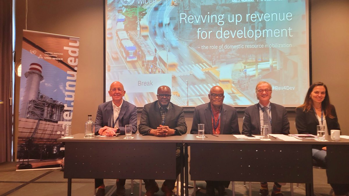 AK_Mwaba's tweet image. @UNUWIDER #Rev4Dev Oslo panel on Mining, presented paper on enhancing mining revenues in Zambia with SKM.