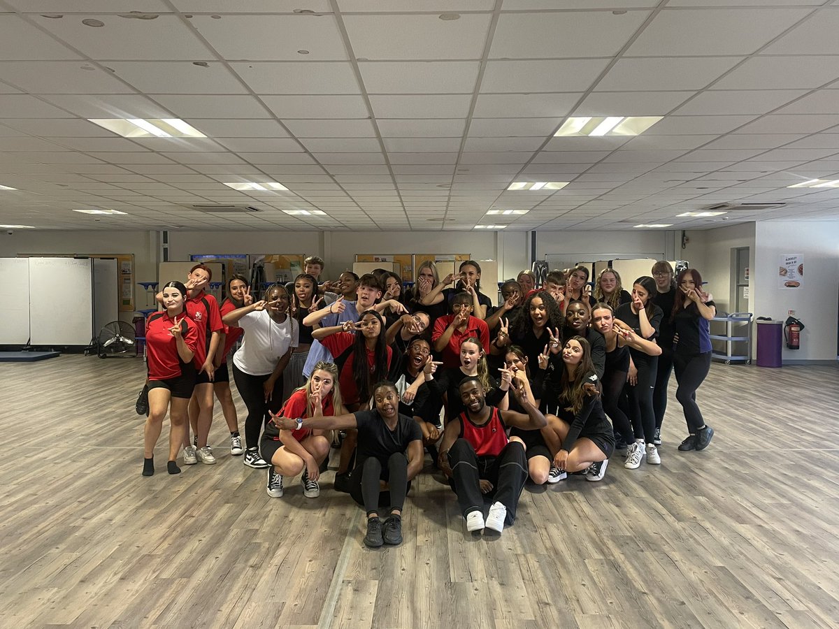 MissELMorris's tweet photo. What a first day back!🤩🤩🤩 

@Miss__Gayle organised a workshop with West End star Simeon Beckett for our Year 11’s - and our new Post 16 cohort joined us in the afternoon!💃🏻 

We had the best day 🫶 
@AldersleyHighSc 
@MoretonSchool 
@Amethyst6th 
@AldersleyDANCE https://t.co/UoMnnl6qtQ