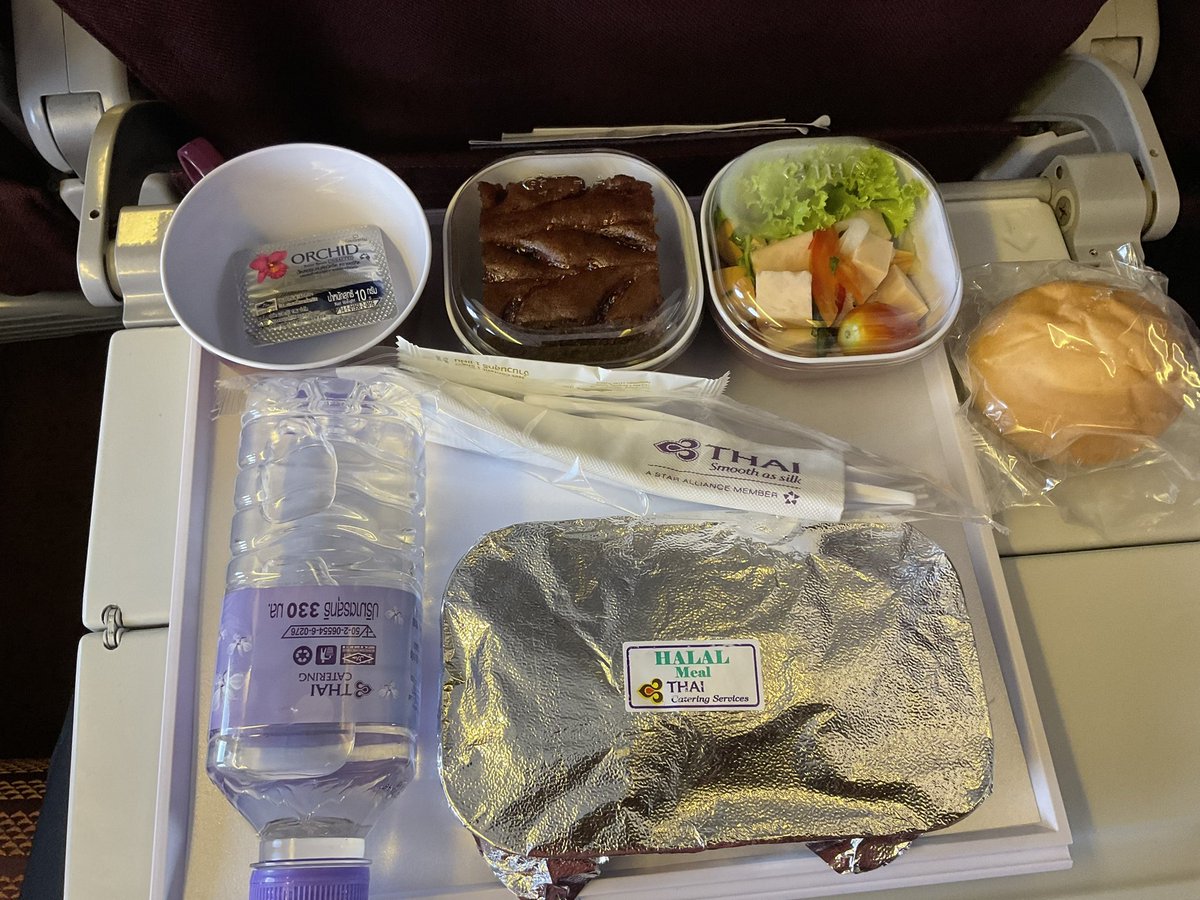 saifyakhtar's tweet photo. Thai Airways was 30% cheaper. 

Departed on time. 

Service excellent. Good aircraft. 

And their self-catered food was delicious. Thai green curry.

All passengers smiling, delighted, left with good memories. https://t.co/4bkxavuhwb