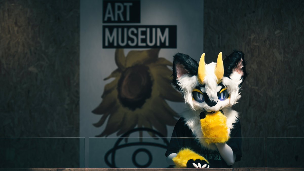 #FursuitFriday  #fursuit 
Waiting for you( *ˊᵕˋ)✩︎‧₊
📷 <a href="/DreameoL85783/">米欧Dreameo</a>