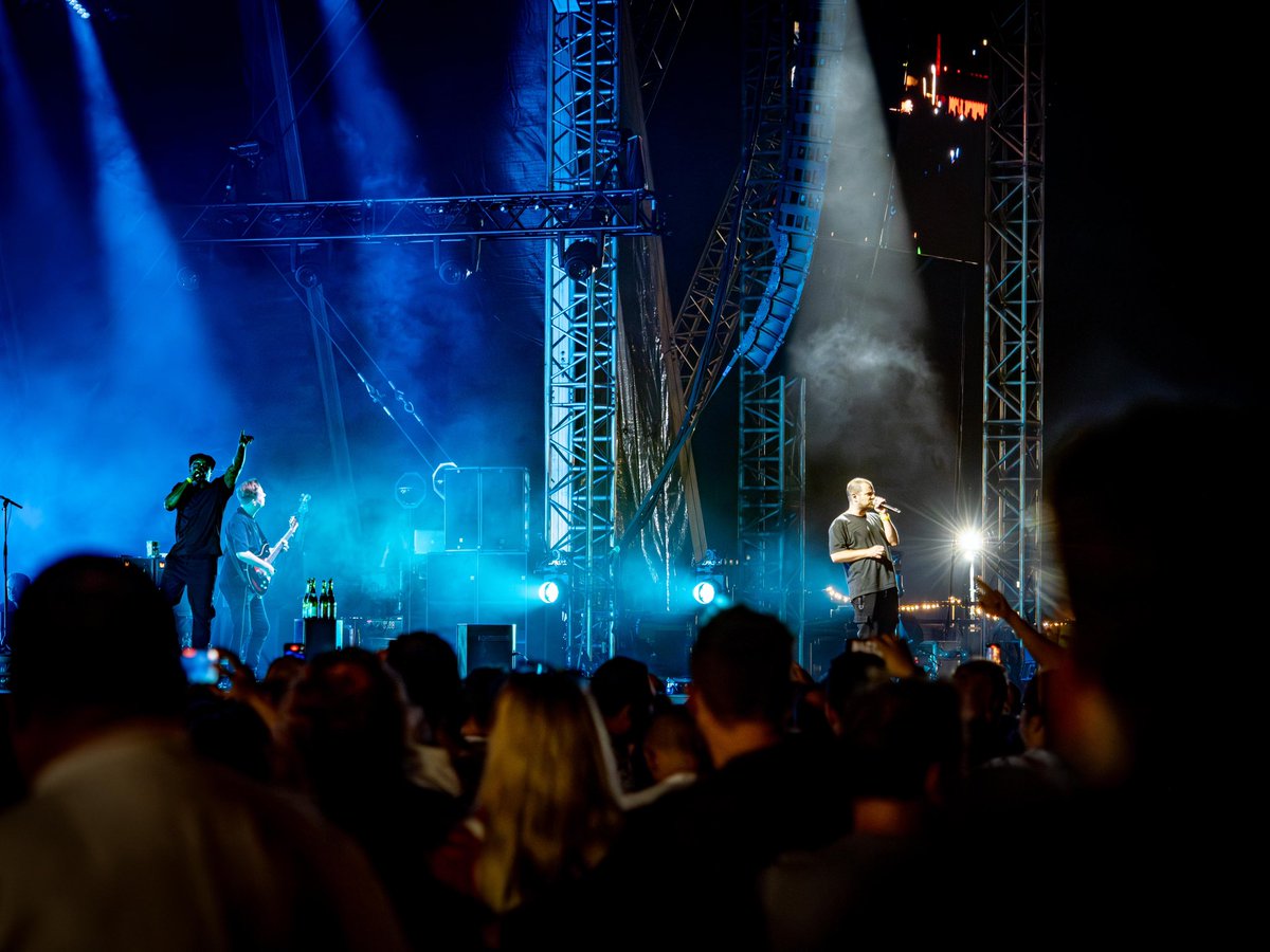 The Streets put on one hell of a show in Cardiff Bay. Mike Skinner knows how to kickstart a party – popping corks and rocking the Bay Series at Cardiff Bay!