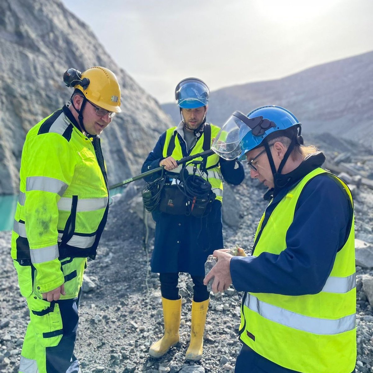 The making of EXCEED #documentary "From #mine to #EV: The Nordic challenge"
linkedin.com/feed/update/ur…
#responsiblemining #criticalrawmaterial #energytransition #metals #lithium #copper