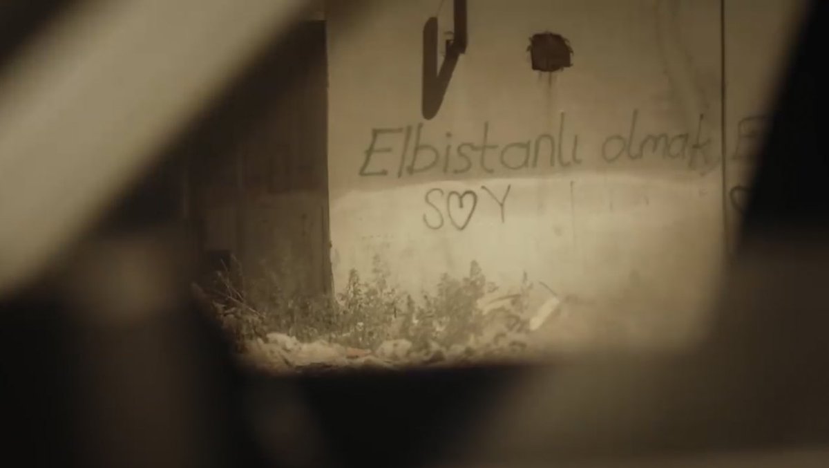 ‘’Enkazın kötü kokusu şehrimi sardı.’’
Velet - Deprem