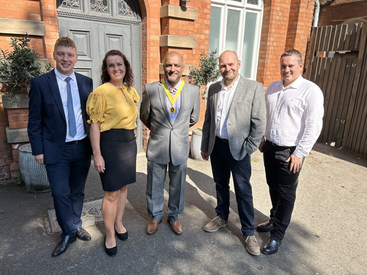 We have a new president! 🏅
 
Congratulations to @NaeemArif_ who was named successor to @philarkinstall at yesterday’s AGM.

We also welcome Kate Curry to serve as vice-president alongside @Midlands_editor.
 
Full story 👉 bit.ly/3qVlrcg