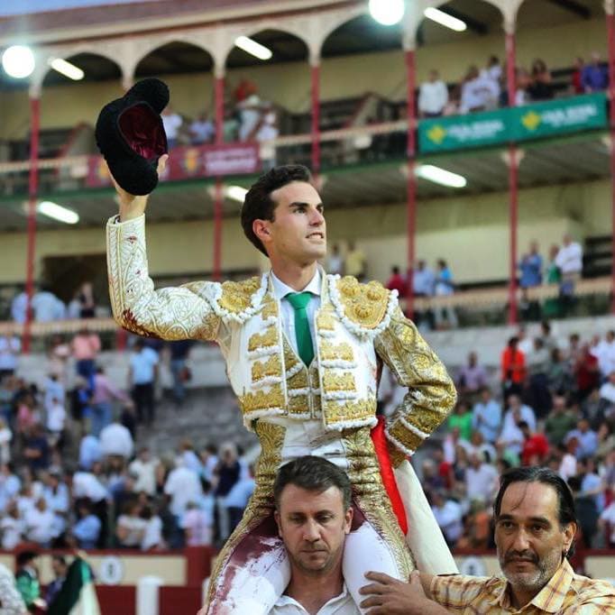 Fernando Adrián no podrá torear hoy en Albacete
infotauro.com/fernando-adria…