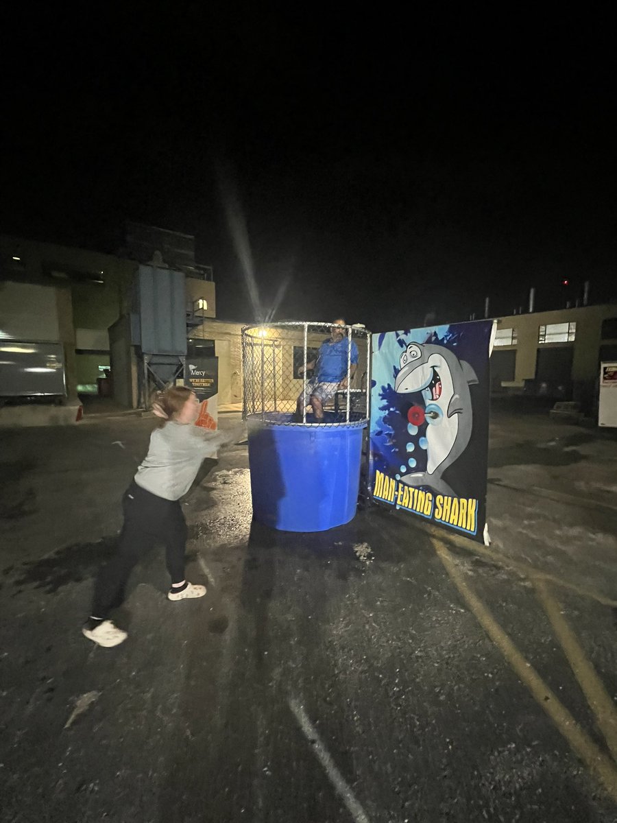 Such a fun kick off to our annual #mercyway campaign with our amazing evening/night shift coworkers!  Thanks to our terrific foundation team for a great evening of burgers, dunk tank, games and conversation!! <a href="/MercySGF/">Mercy Springfield</a>