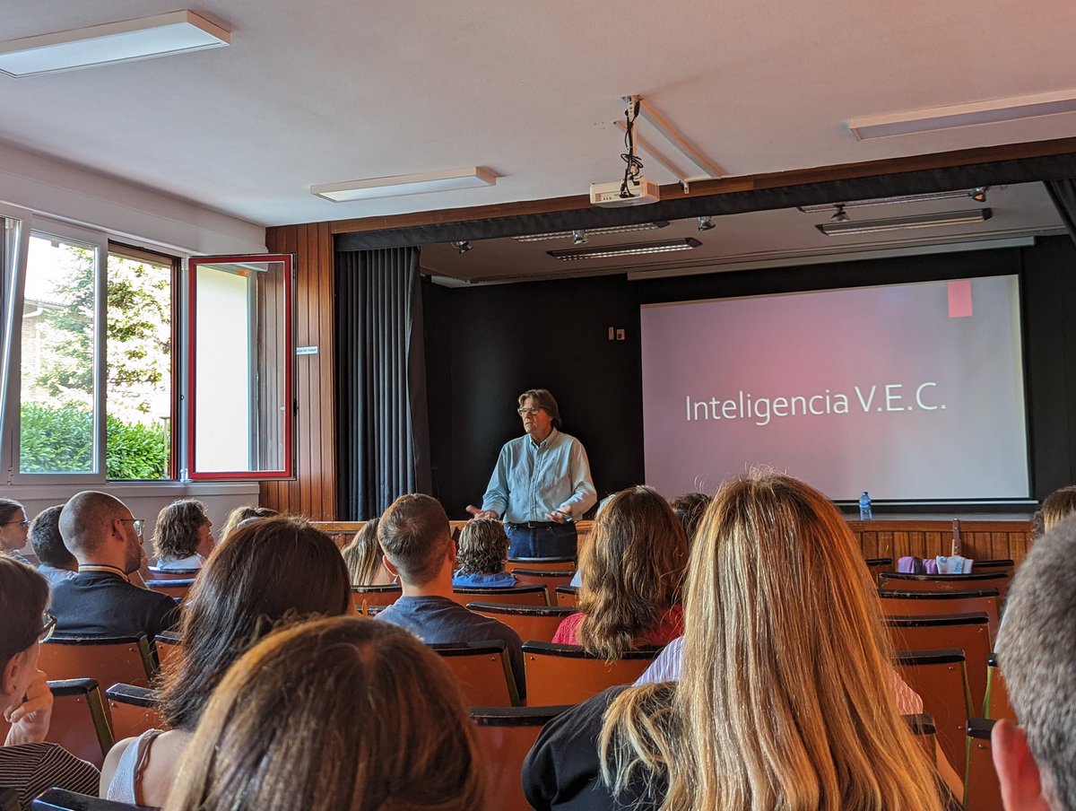 Emotional Network tweet media