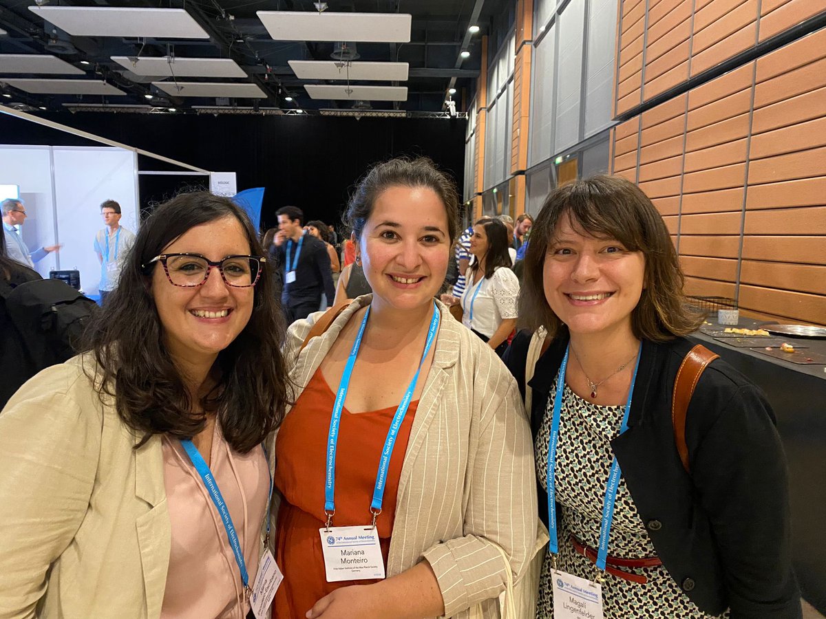 LingenfelderLAB's tweet image. Thanks @MariaEscEsc for organizing such a wonderful #operando #insitu symposium #ISE2023. Your program got the big room fully packed! 👏🏻👏🏻☺️. It was great sharing the week in  #Lyon with all of you!
@wardvanderstam @Mari_COMonteiro @MartaCFigueired @RosaAranAis @YuKatayama_PhD