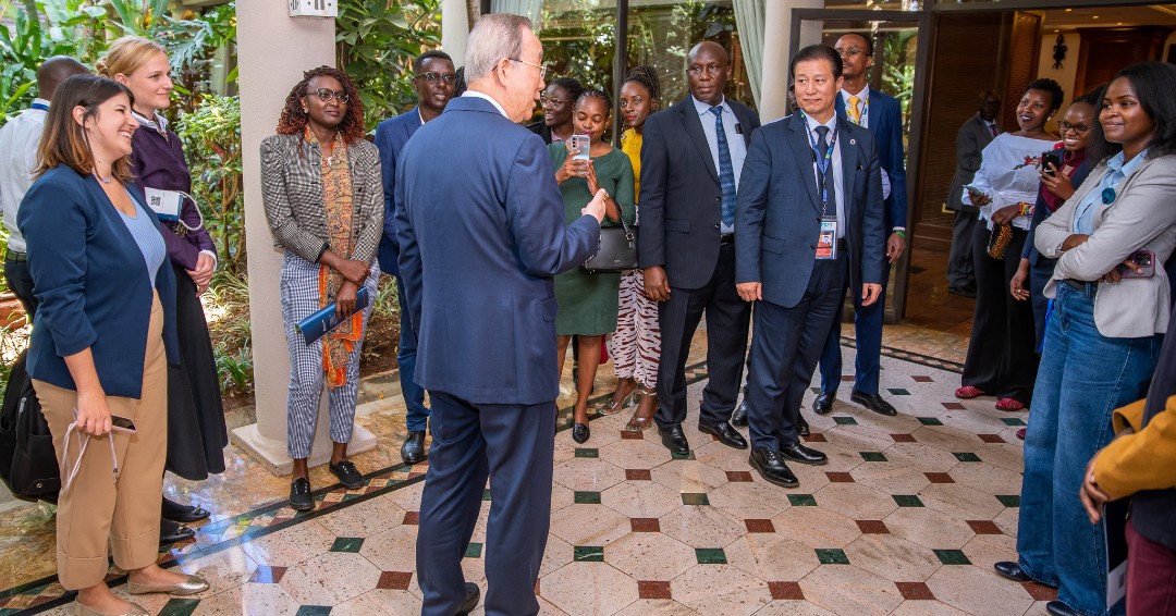 bankimoon_org's tweet photo. BKMC Alumni 🫶 It was a special moment to welcome a group of our #changemakers in Nairobi at a meet &amp; greet with Co-chair Ban Ki-moon. Our trainees, fellows, scholars &amp; champions could network &amp; listen to some advice from the 8th UN Secretary-General. Onwards &amp; Upwards! https://t.co/zG380ljGEV