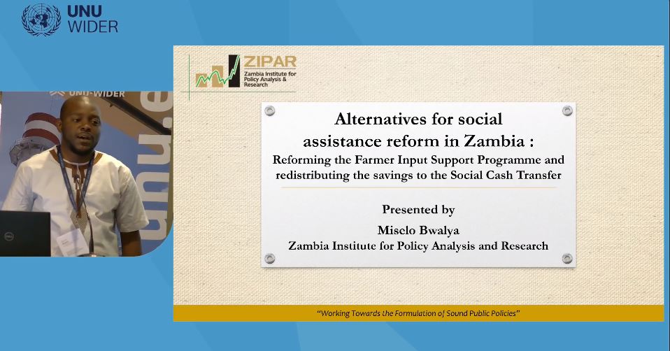 UNUWIDER's tweet image. In Zambia, the Social Cash Transfer programme would be a better channel for reducing poverty than current Farmer Input Support Programme. @Miselo_Bwalya @ZiparInfo introducing #MicroZAMOD retreat team’s analysis: go.unu.edu/qSC2l #Rev4Dev