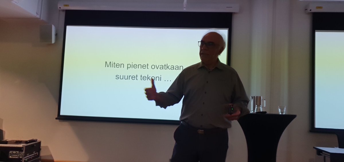 Miten pieniä ovatkaan suuret tekoni... Harvoin saa konferenssissa pyyhkiä silmäkulmia. Kiitos, <a href="/NaghianSiamak/">Siamäk Naghian</a> ❤ #KIELI2023 <a href="/SKY_kielet/">Suomen kielipalveluyritykset</a>