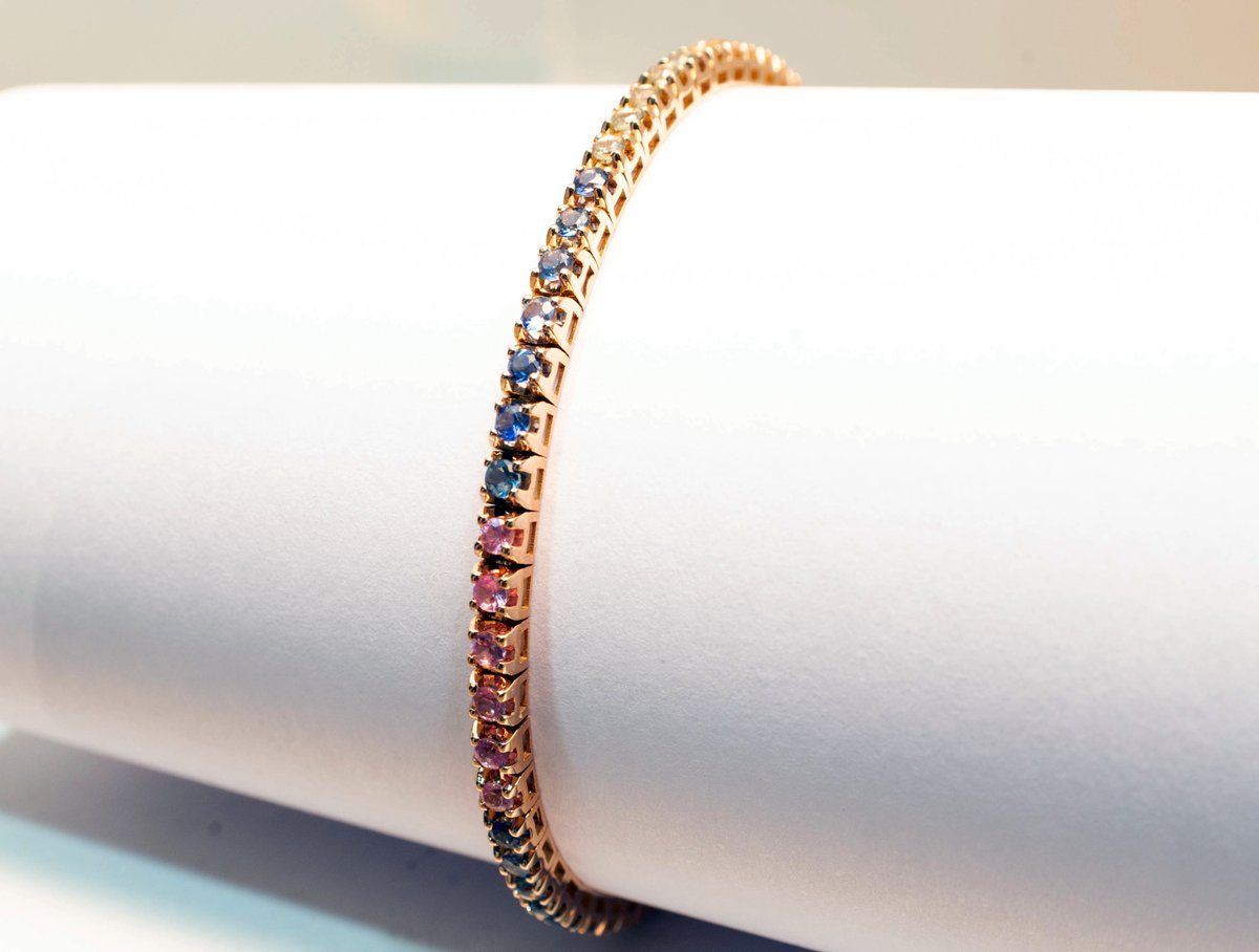 jordanjoyeros's tweet photo. Riviere de zafiros arcoiris.
#JordanJoyeros #diseñadores #Joyería #fabricantes #gemologos #pulsera #bracelet #riviere #PulseraTennis #oro #gold #zafiroazul #zafiroamarillo #zafiroverde #zafironaranja #diseñamosparati #wedesignforyou
https://t.co/xoyTZvEGUP https://t.co/ZfCp04XYx2