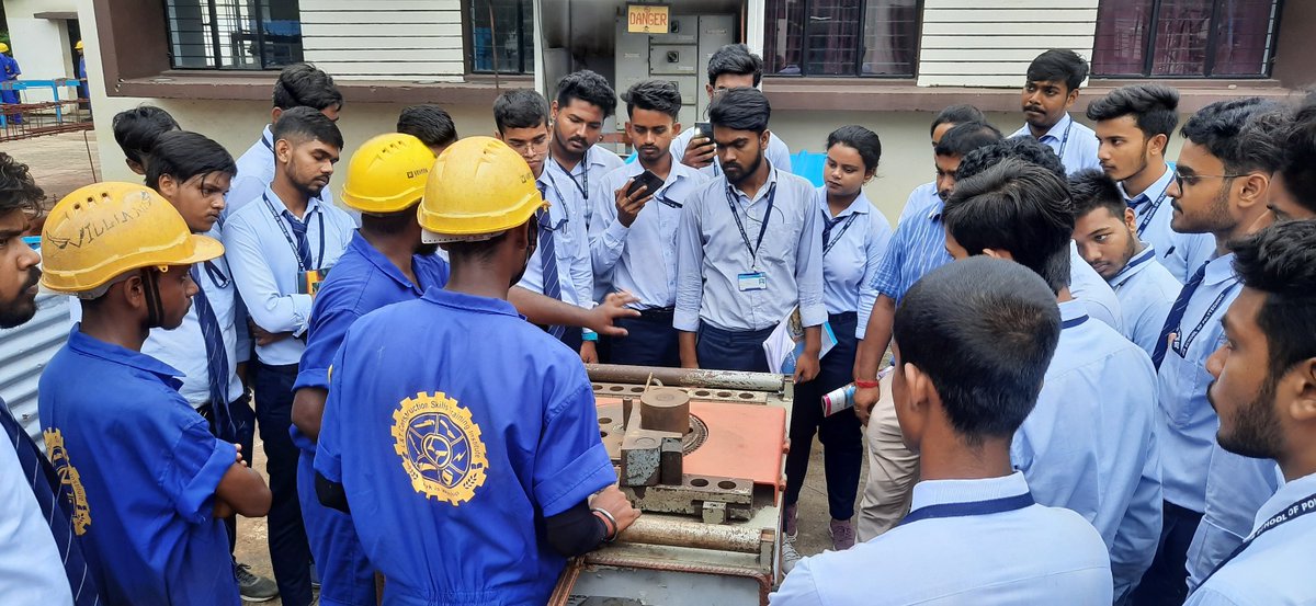 jisgroupindia's tweet photo. JIS School of Polytechnic believes that industrial study visits of its students enhances their practical exposure to industries they are studying & helps relate to real-world applications & gain industry insights.They visited @TataPower @larsentoubro & #Mageba Bridge Products https://t.co/fLygrHu894