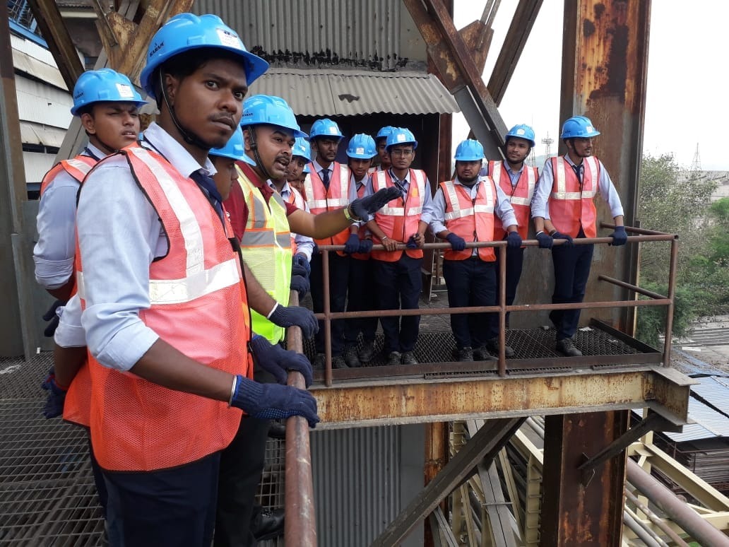 jisgroupindia's tweet photo. JIS School of Polytechnic believes that industrial study visits of its students enhances their practical exposure to industries they are studying & helps relate to real-world applications & gain industry insights.They visited @TataPower @larsentoubro & #Mageba Bridge Products https://t.co/fLygrHu894