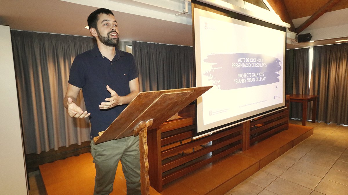 DiputacioGirona's tweet photo. 🐟Acte de cloenda del projecte @GALPCostaBrava 2023 «Blanes Arran del Plat», que compta amb el suport econòmic de la #DdGi.
✅Una sèrie d'activitats que reivindiquen el pes del #sectorpesquer i la #tradiciómarinera al municipi.
🎙️Hi intervé el diputat de la #DdGi Nil Papiol https://t.co/vFS341dRLR