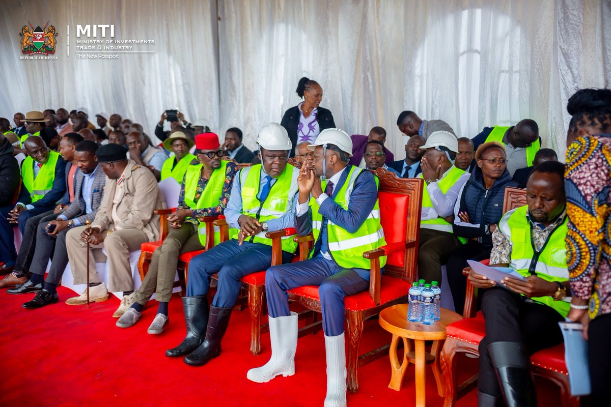 Muthoni_Sonnie1's tweet photo. Yesterday, @HonMoses_Kuria  presided over the Launching of the 5th County Aggregation and Industrial Park(CAIP) in Trans Nzoia County that is meant  to revolutionize both the agricultural and industrial sectors in the region. #MITIDelivers #DeliveringThePromise https://t.co/G4xX5vFwYC