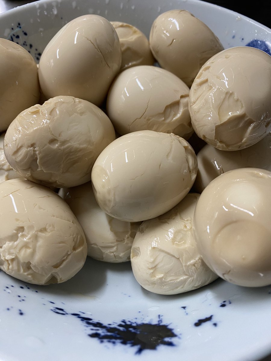 味玉さんの機嫌が悪く
たくさんロスが出てしまいました😅

くずれ味玉を無料サービスさせて頂きます👨‍🍳
スタッフまでお声がけ下さい😊
たくさんありますが無くなり次第終了です🙇‍♂️