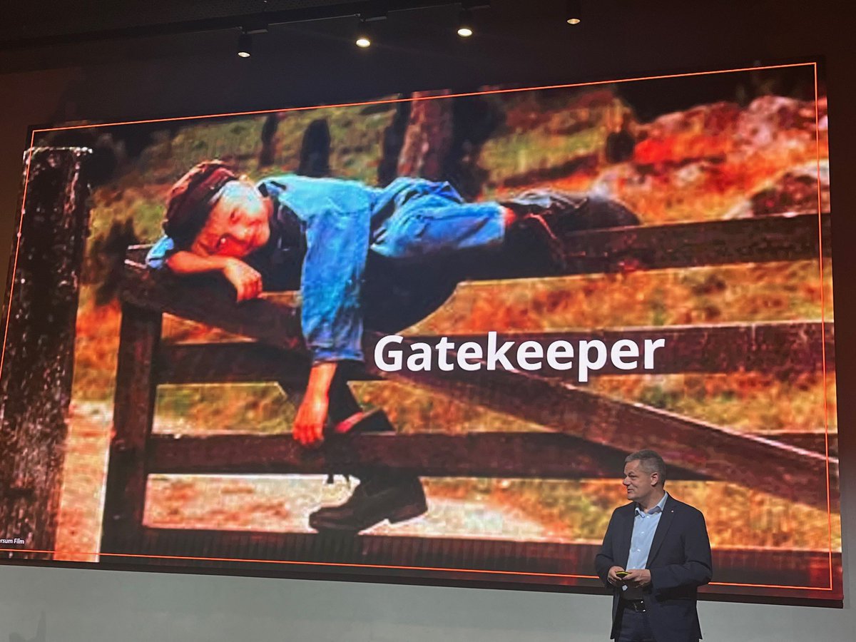 It was a pleasure to provide an update on ongoing European legislation in the field of the regulation on online portals (#DSA, #DMA, #STR) at the occasion of <a href="/HSMA_DE/">HSMA</a> Day 2023 in Frankfurt! Tack så mycket för inbjudan! 🇸🇪🇪🇺🙏🏻