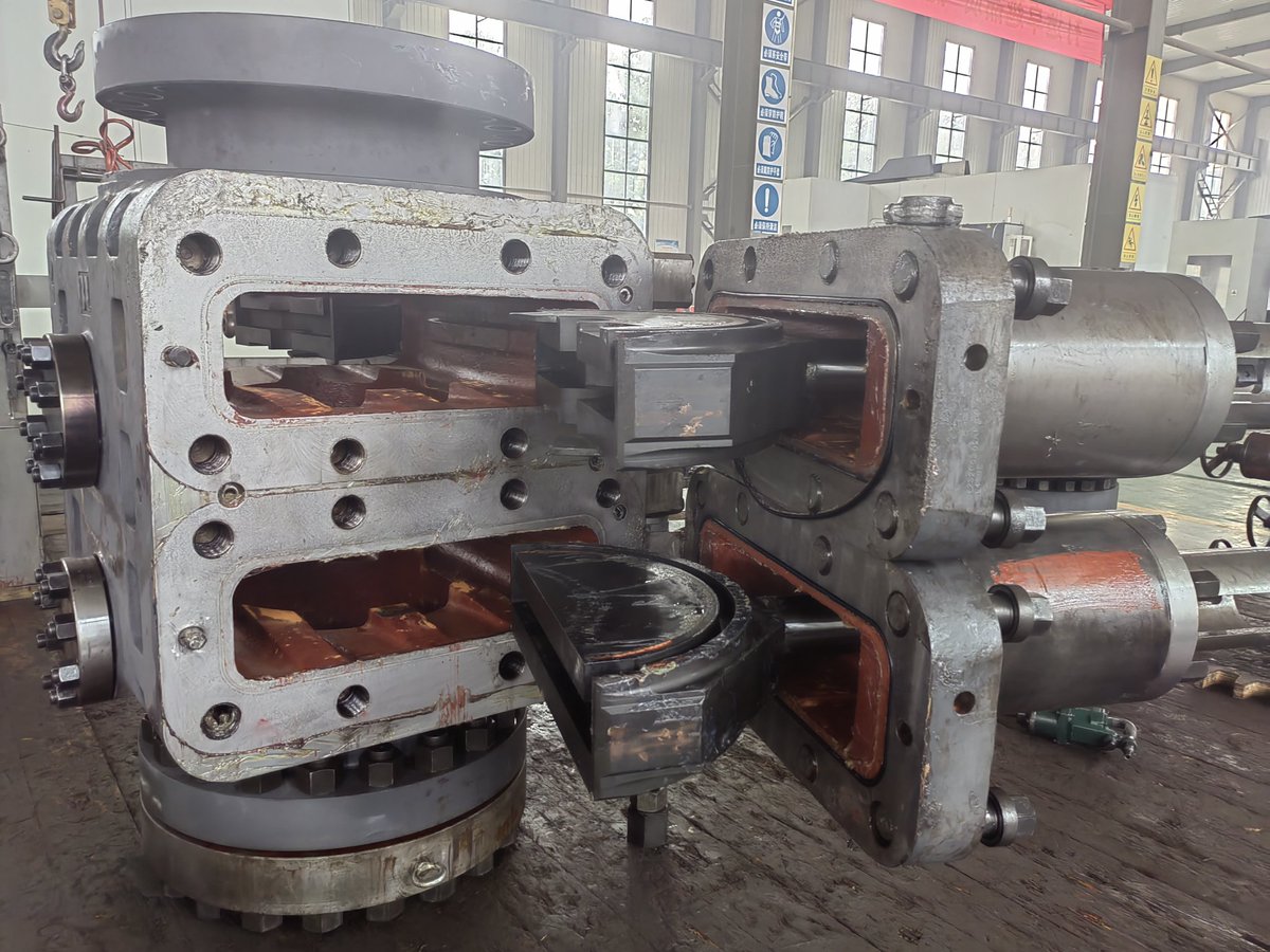 Lucaharris01's tweet photo. Step behind the scenes and witness the craftsmanship that goes into creating each BOP blowout preventer. 🛠 From raw materials to finished products, safety is our top priority.
#BOPManufacturing #SafetyFirst #EngineeringExcellence #DrillingExcellence #ReliabilityTest https://t.co/2zscbAHuPv