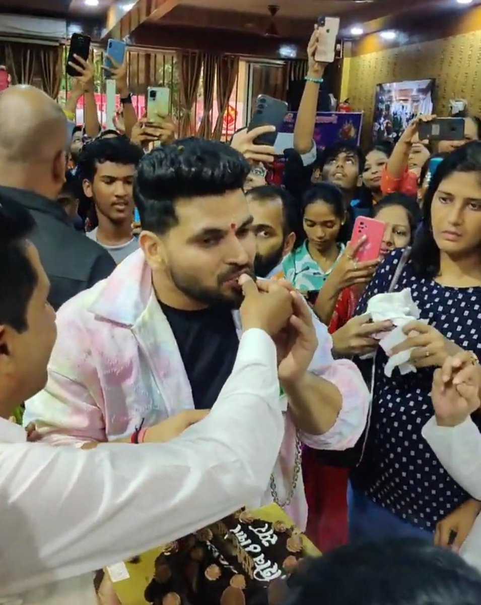 Shiv Thakare birthday celebration begins 
#ShivThakareInKKK13 
#ShivThakare