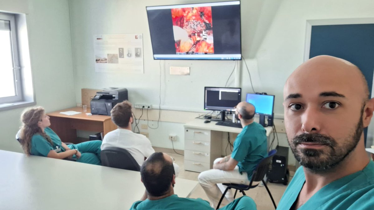 Dept. of Urology | University of Trieste (@urologiatrieste) on Twitter photo Il prof. Paolo Umari di Londra oggi è visiting professor in <a href="/UrologiaTrieste/">Dept. of Urology | University of Trieste</a> <a href="/UniTrieste/">Università di Trieste</a> ed esegue una RARP con tecnica nerve-sparing nella nostra sala operatoria. Viene seguito in diretta dagli Specializzandi collegati in aula meeting. Il prof. Paolo Umari di Londra oggi è visiting professor in <a href="/UrologiaTrieste/">Dept. of Urology | University of Trieste</a> <a href="/UniTrieste/">Università di Trieste</a> ed esegue una RARP con tecnica nerve-sparing nella nostra sala operatoria. Viene seguito in diretta dagli Specializzandi collegati in aula meeting.