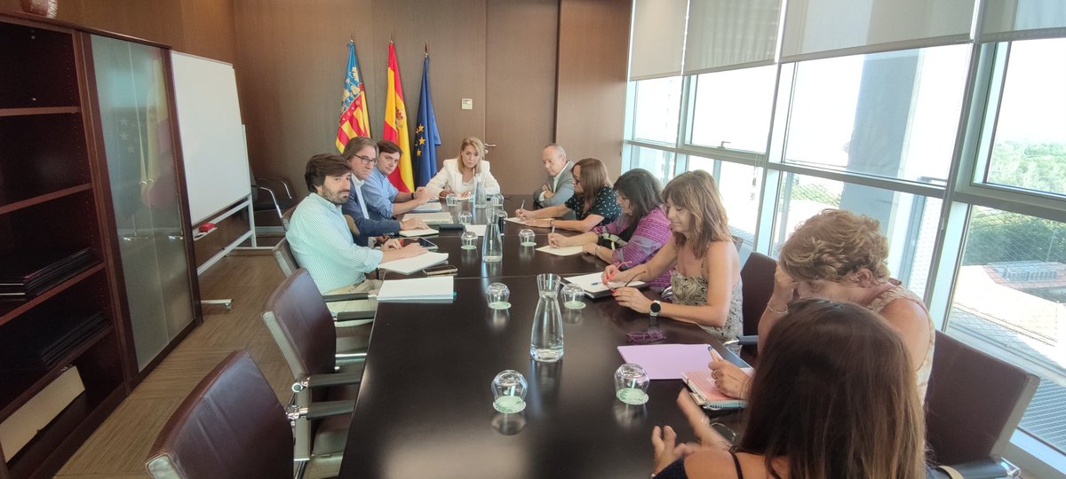 Primera reunion con la Vicepresidenta Segunda y Consellera de Servicios Sociales, Igualdad y Vivienda <a href="/SusanaCamarero/">Susana Camarero</a>
<a href="/GVAIgualtat/">GVAIgualtat</a>