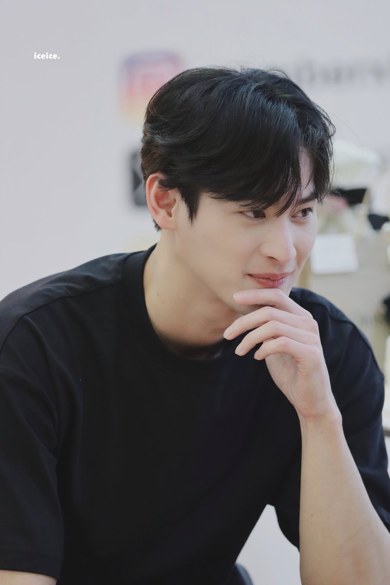 ตัดผมใหม่หล่อมากกกก !

🖤
<a href="/numberx9th/">NUMBERx9TH</a> 
#number_9th 
#KaoBDayProjectTour